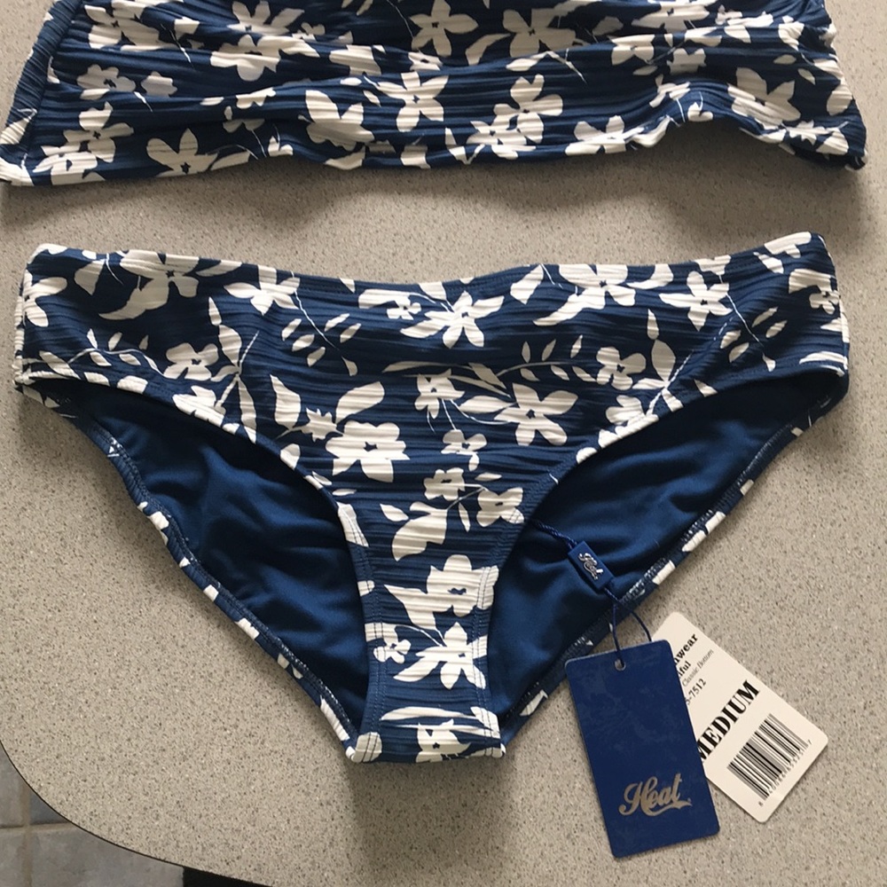Tankini - Picture 4 of 10